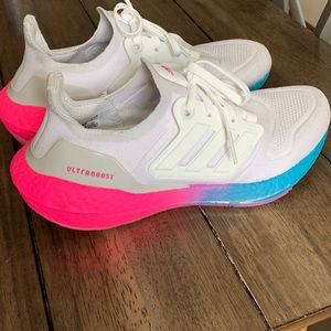Women’s Adidas Ultraboost 22